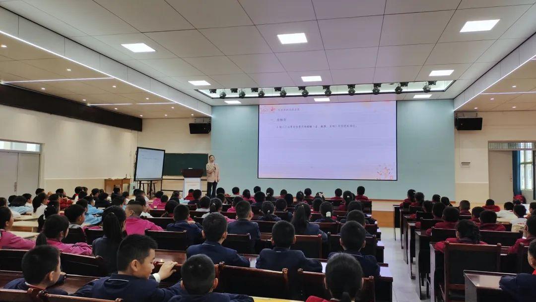 法治副校長開展宣講活動現(xiàn)場畫面.jpg