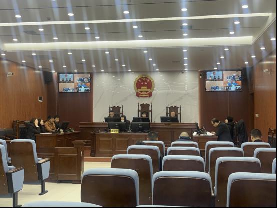 圖1 庭審現(xiàn)場.jpg