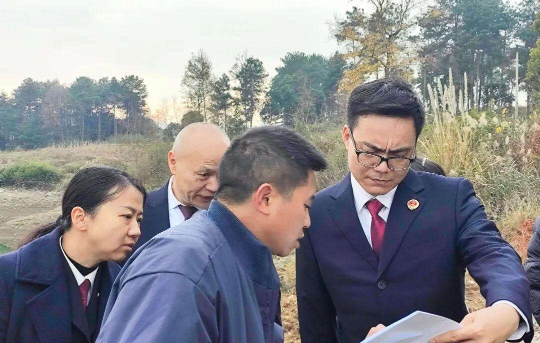 圖1  檢察機關實地調(diào)查.jpg