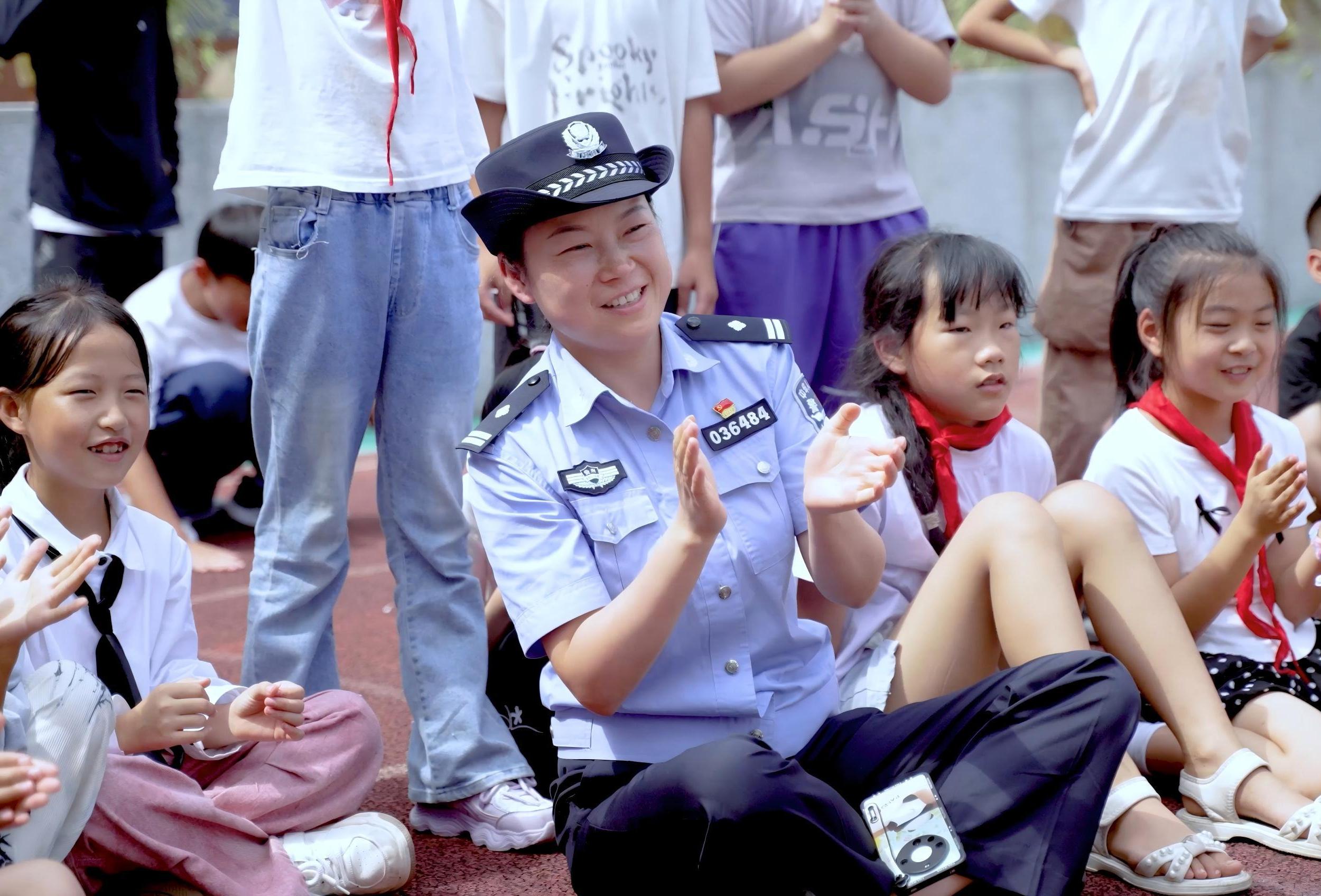 送獎到崗！秦童玲榮獲2025年第四批“中國好人”稱號