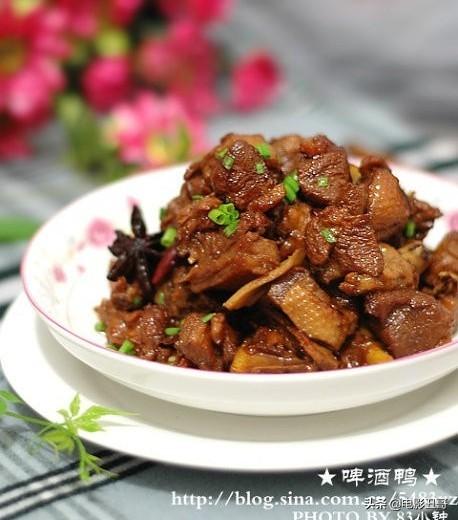 過幾天和女朋友去武漢，各位大佬推薦一下，武漢有哪些美食，或者小吃街，公園景點什么的？