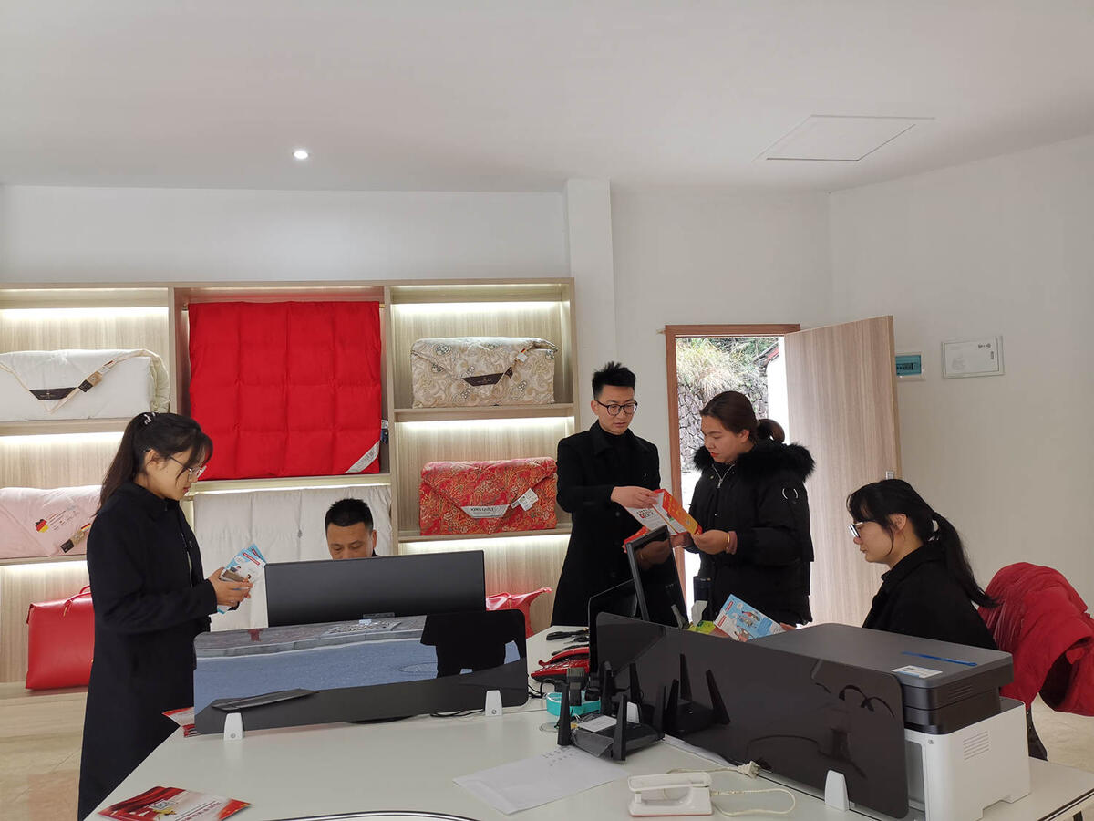 淳安司法：憲法宣傳進企業(yè)，“把脈問診”開良方